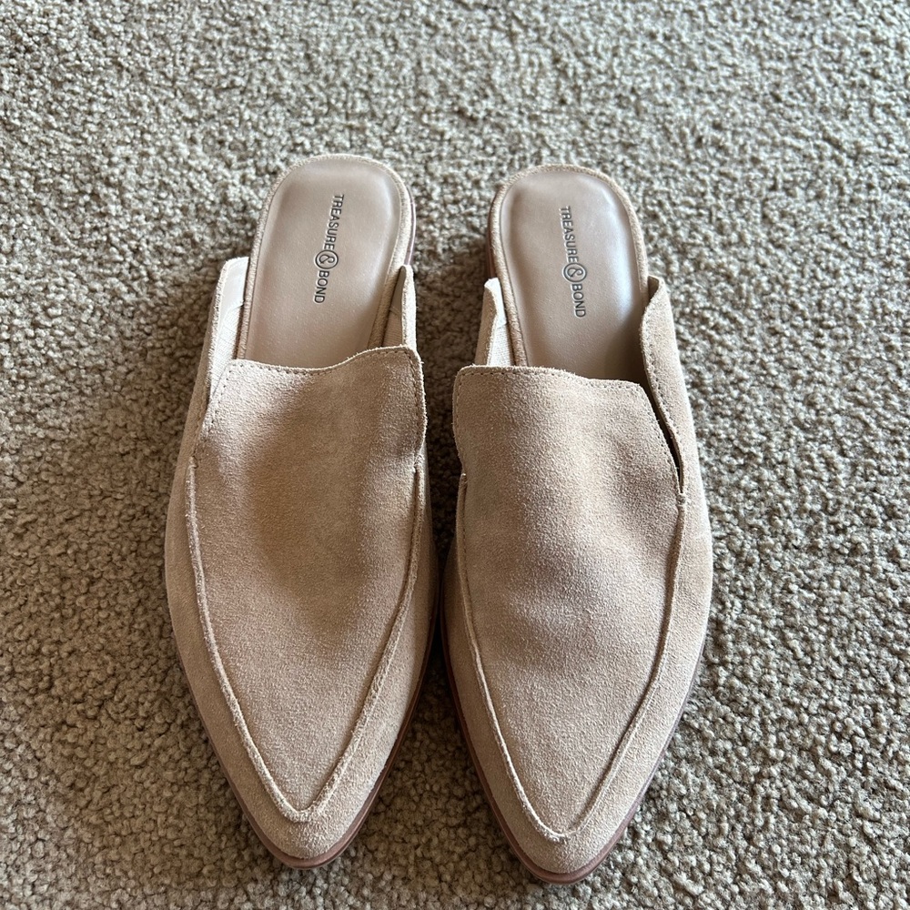 Treasure & Bond Women's Cream Suede Mules